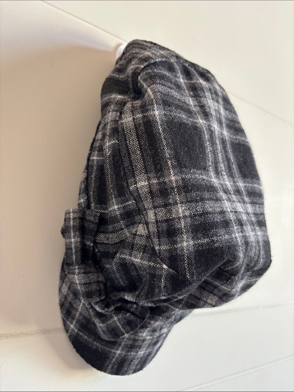Plaid Newsboy Cap - Black & Gray